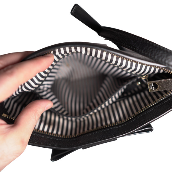 Kate Spade Black Leather Slim Crossbody Bow Detail Gold Hardware Stripe Lining - Picture 4 of 10
